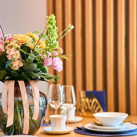 Laguna 36 Lux ポラニツァ・ズドゥルイ